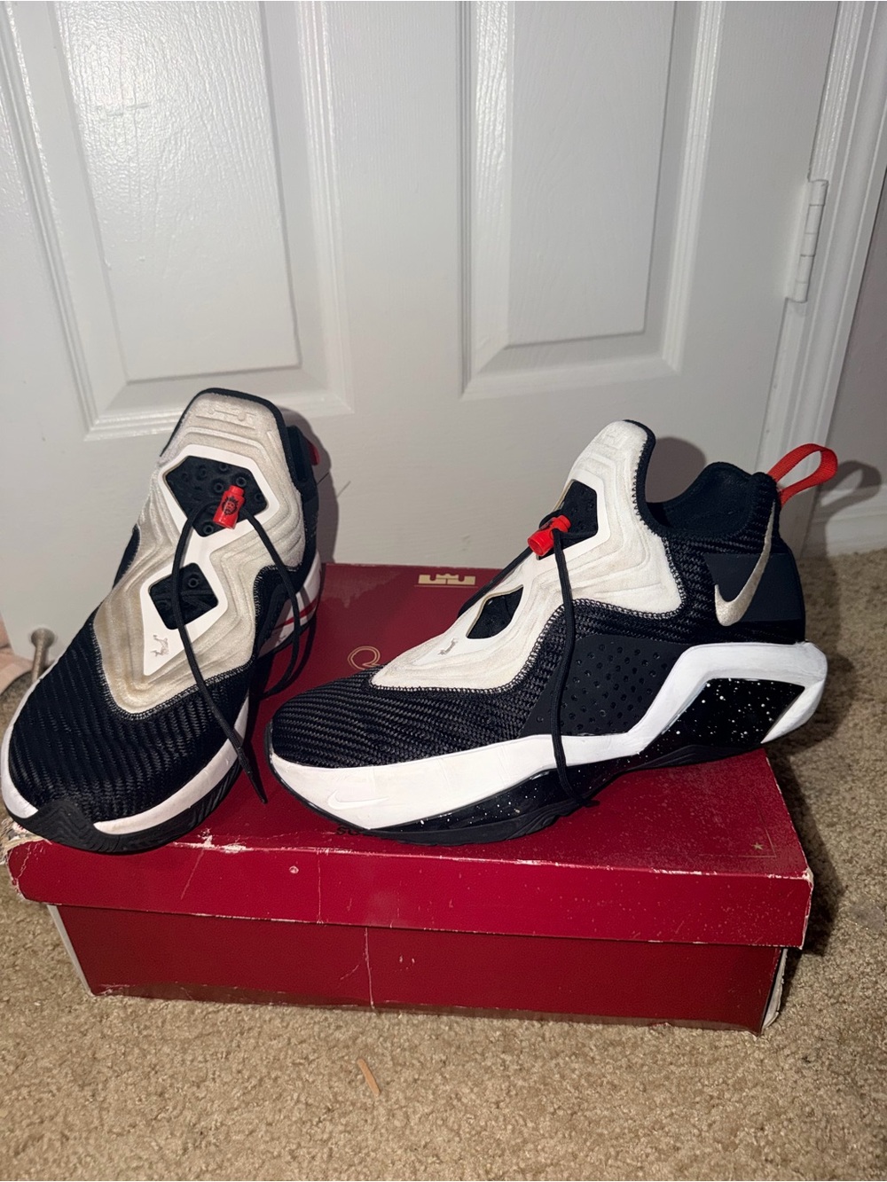 Nike LeBron Soldier XIV 14 Men’s Size 13 Black White University Red